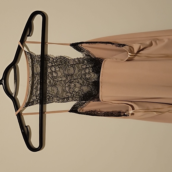 DYNAMITE lace cami - Picture 3 of 4